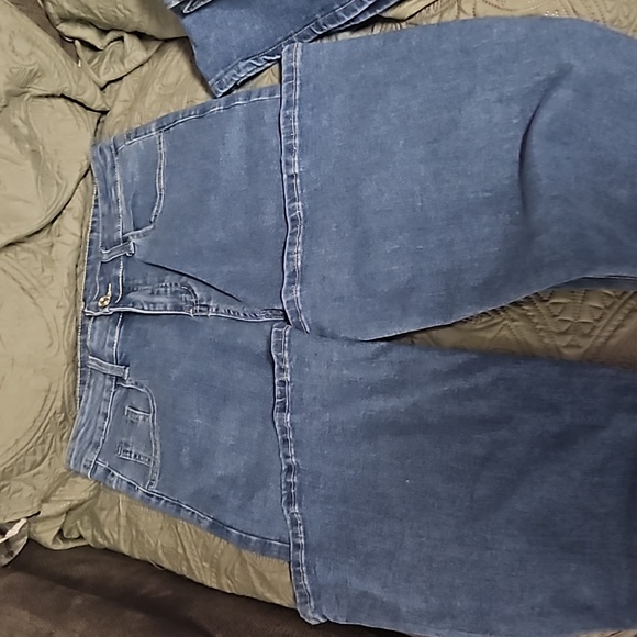 Nwot size lg embroidered jeans. Bellbottom - Picture 4 of 4